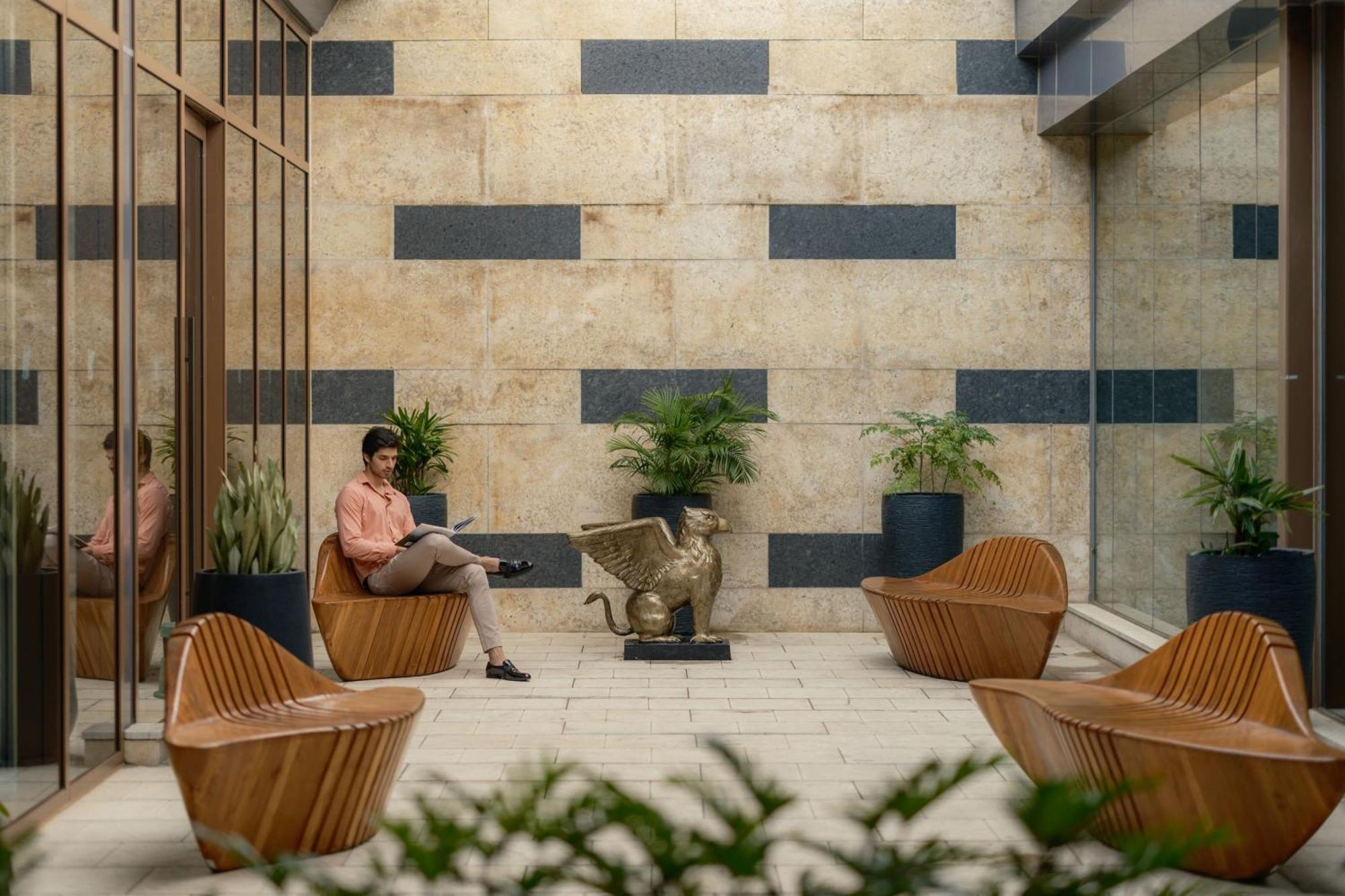 Jw Marriott Hotel Bengaluru Prestige Golfshire Resort & Spa Avati Exterior photo