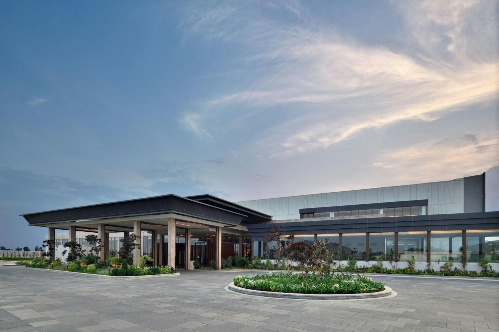 Jw Marriott Hotel Bengaluru Prestige Golfshire Resort & Spa Avati Exterior photo