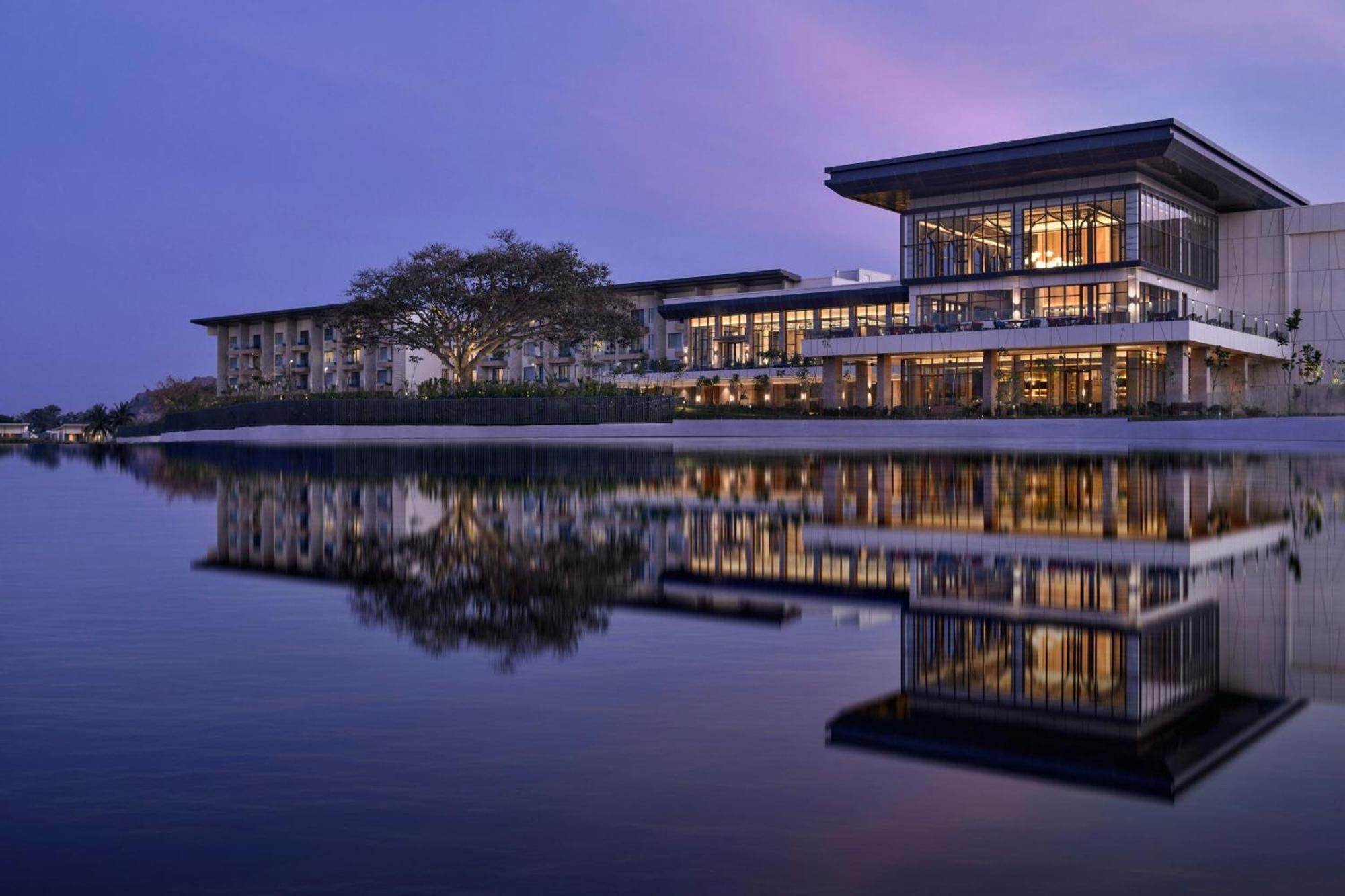 Jw Marriott Hotel Bengaluru Prestige Golfshire Resort & Spa Avati Exterior photo